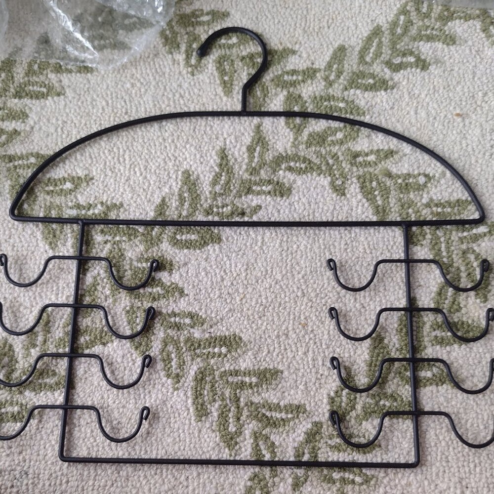 Hanging Accessory Holder (Scarf, Ties, Necklaces)